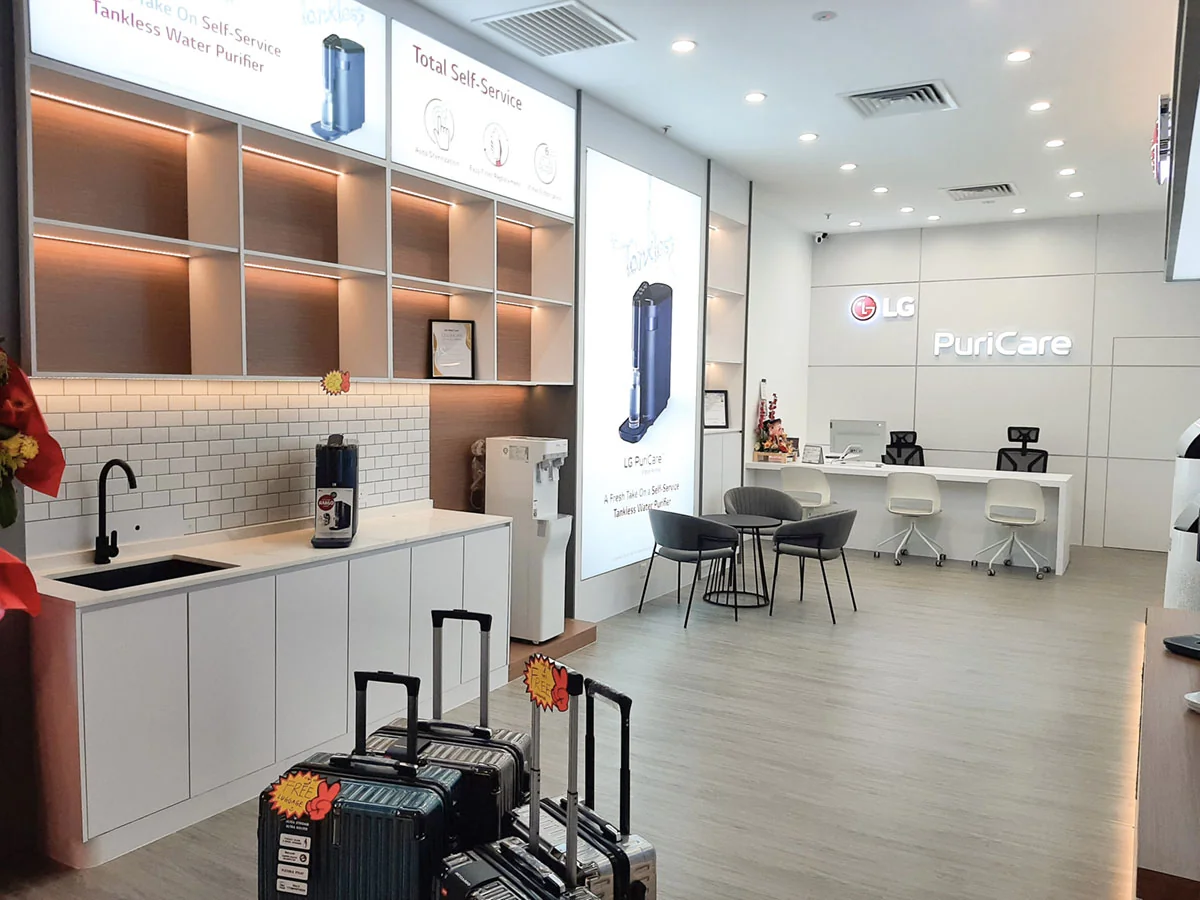 LG Subscribe Queensbay Mall photo 2
